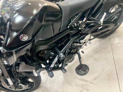 YAMAHA MT-09 850 , Foto 9