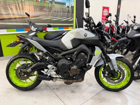 YAMAHA MT-09 850 , Foto 1
