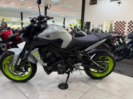 YAMAHA MT-09 850 , Foto 2