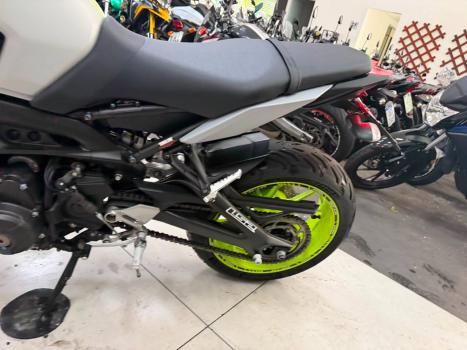YAMAHA MT-09 850 , Foto 8