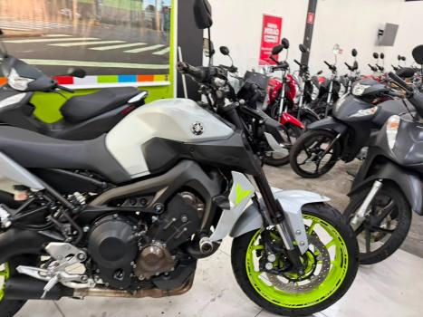 YAMAHA MT-09 850 , Foto 9