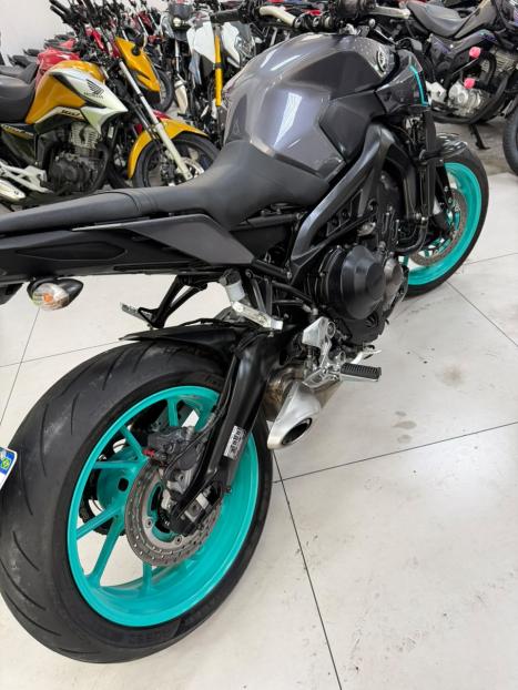 YAMAHA MT-09 850 , Foto 6