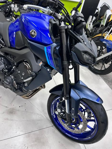YAMAHA MT-09 850 , Foto 2