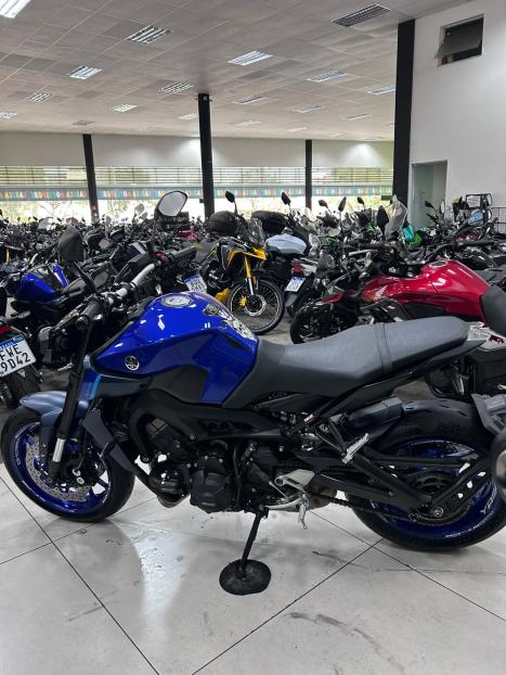 YAMAHA MT-09 850 , Foto 3