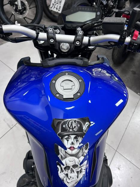 YAMAHA MT-09 850 , Foto 5