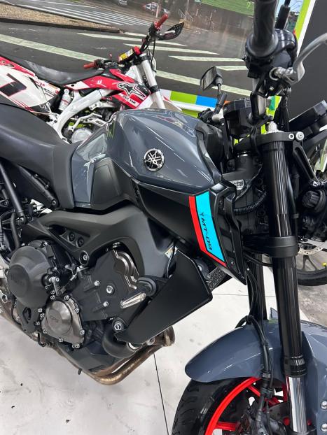 YAMAHA MT-09 850 , Foto 2