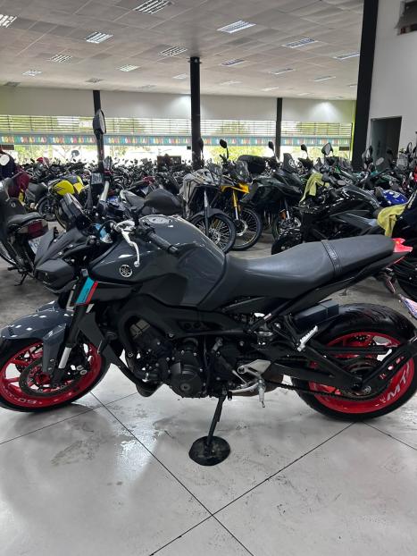 YAMAHA MT-09 850 , Foto 4
