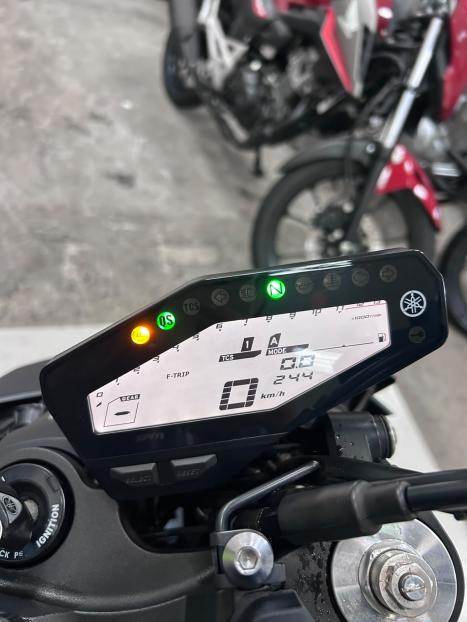 YAMAHA MT-09 850 , Foto 6