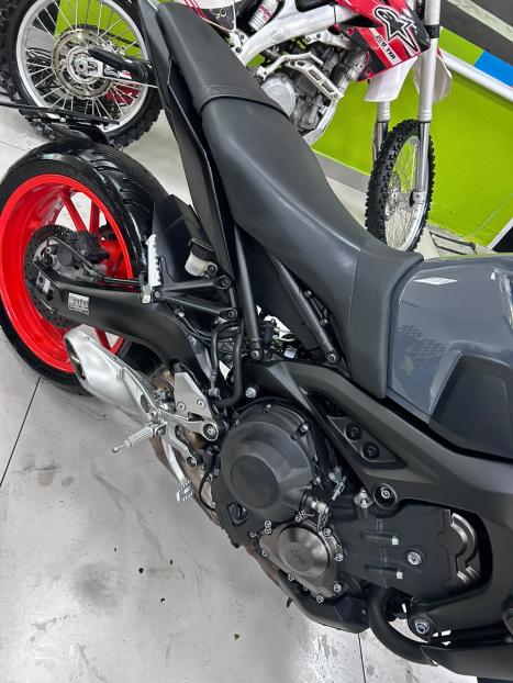 YAMAHA MT-09 850 , Foto 7