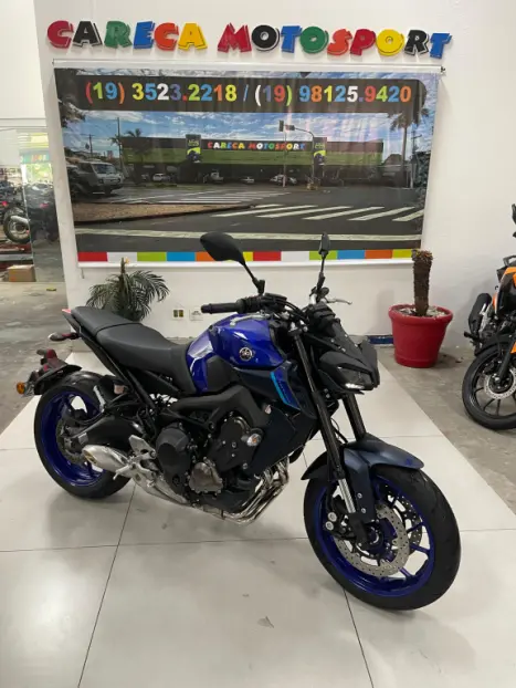 YAMAHA MT-09 850 ABS, Foto 1