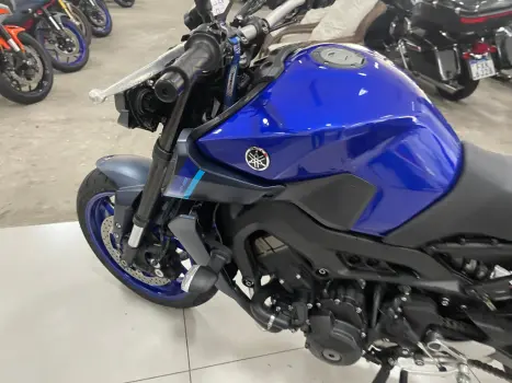 YAMAHA MT-09 850 ABS, Foto 2
