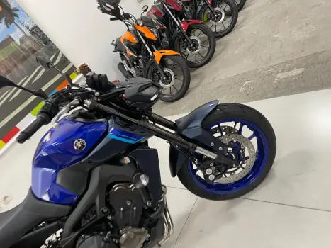 YAMAHA MT-09 850 ABS, Foto 8