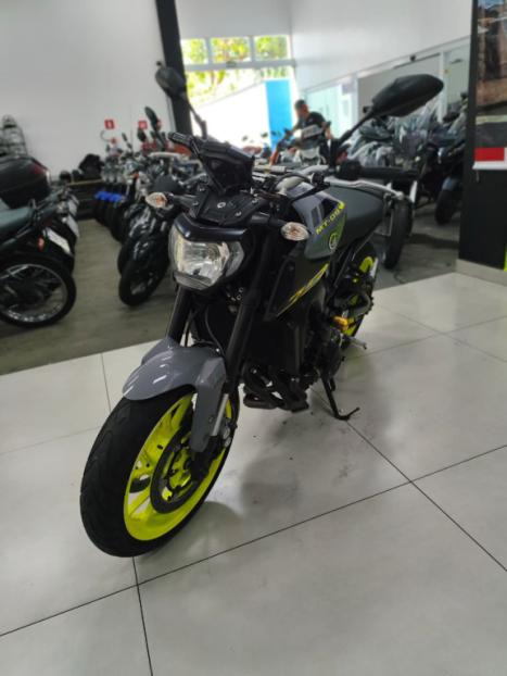 YAMAHA MT-09 850 ABS, Foto 3