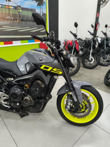 YAMAHA MT-09 850 ABS, Foto 10