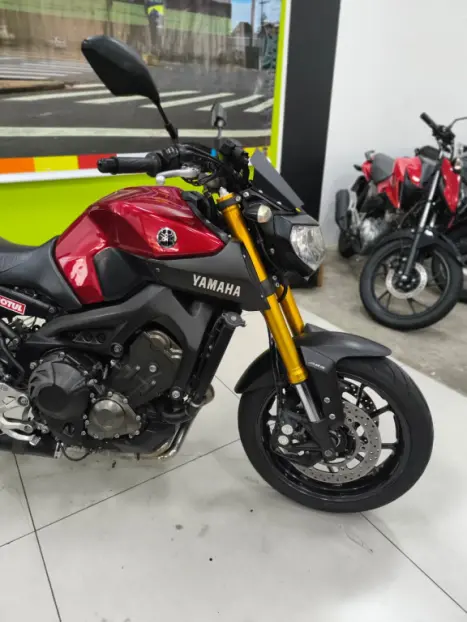 YAMAHA MT-09 850 ABS, Foto 4