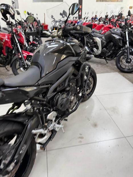 YAMAHA MT-09 850 ABS, Foto 6