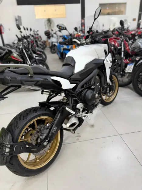 YAMAHA MT-09 Tracer GT 900 , Foto 10