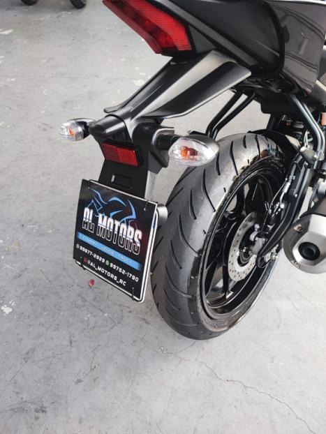 YAMAHA R 15 , Foto 5