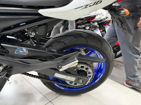 YAMAHA XJ6 600 , Foto 3