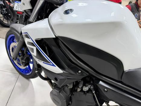 YAMAHA XJ6 600 , Foto 4
