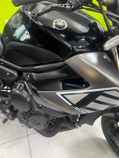 YAMAHA XJ6 600 F, Foto 4