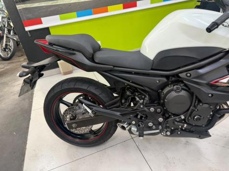 YAMAHA XJ6 600 F, Foto 3