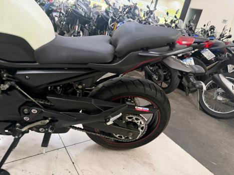 YAMAHA XJ6 600 F, Foto 6