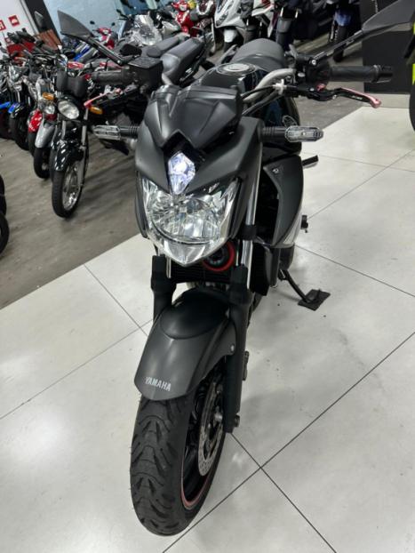 YAMAHA XJ6 600 N, Foto 4