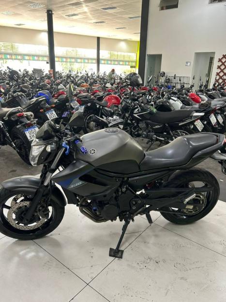 YAMAHA XJ6 600 N, Foto 2