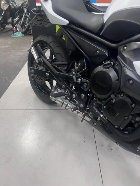 YAMAHA XJ6 600 N, Foto 3