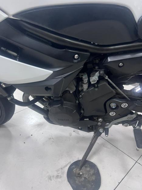 YAMAHA XJ6 600 N, Foto 9