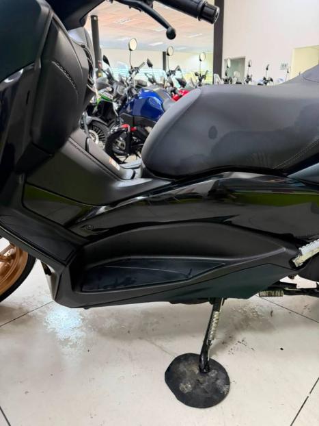 YAMAHA XMax 250 , Foto 6