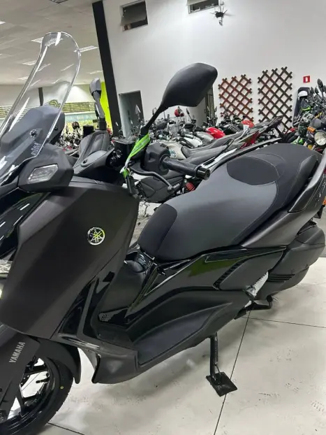 YAMAHA XMax 300 , Foto 2