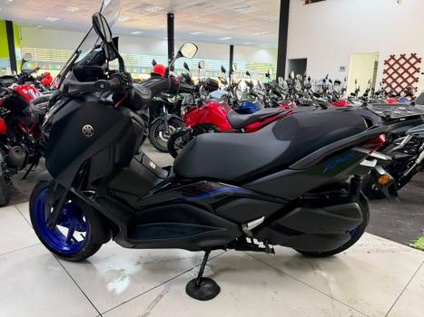 YAMAHA XMax 300 , Foto 2