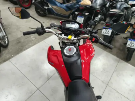 YAMAHA XTZ 250 LANDER, Foto 2