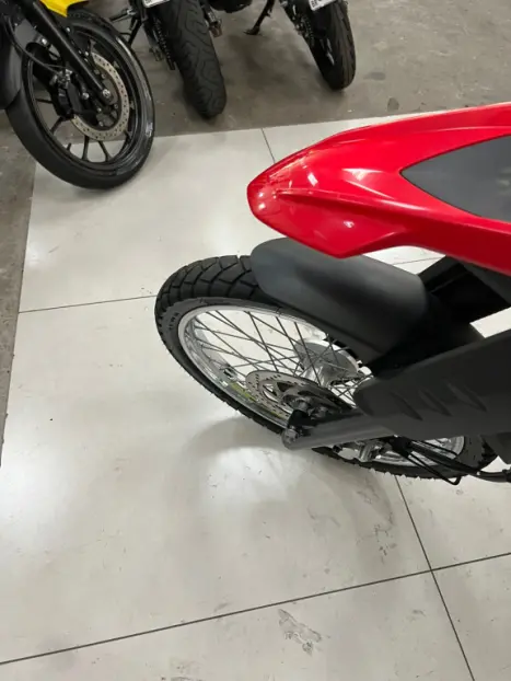 YAMAHA XTZ 250 LANDER, Foto 4