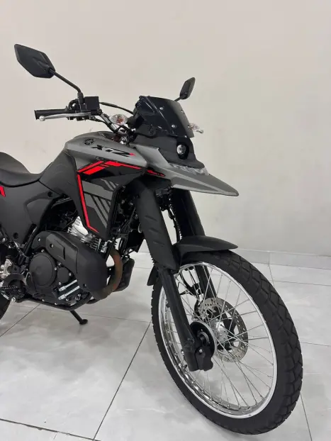 YAMAHA XTZ 250 LANDER, Foto 4