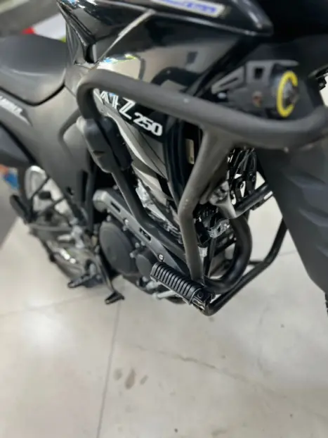 YAMAHA XTZ 250 LANDER, Foto 3