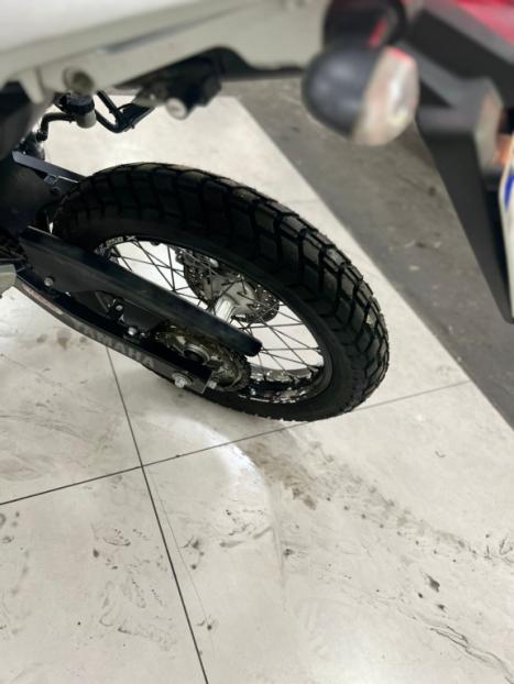 YAMAHA XTZ 250 LANDER, Foto 5