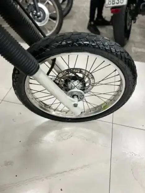YAMAHA XTZ 250 LANDER, Foto 4