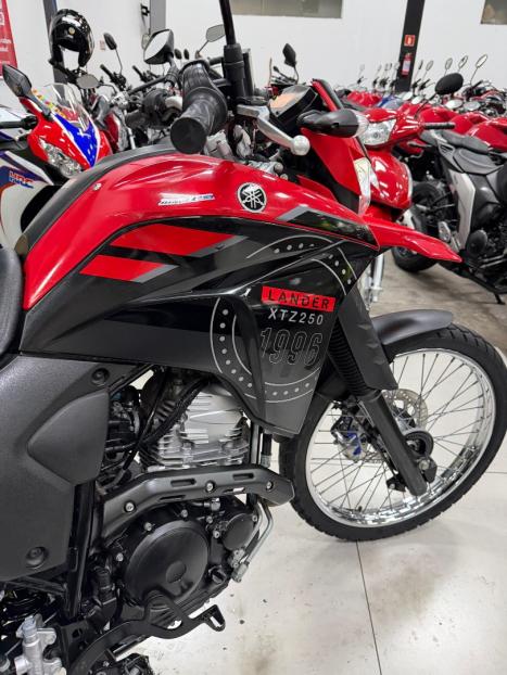 YAMAHA XTZ 250 LANDER, Foto 3