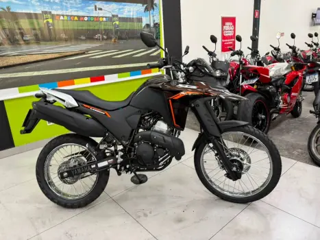 YAMAHA XTZ 250 LANDER, Foto 2