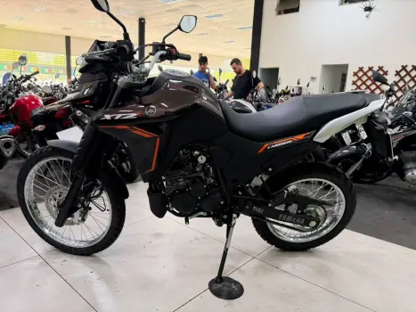 YAMAHA XTZ 250 LANDER, Foto 5