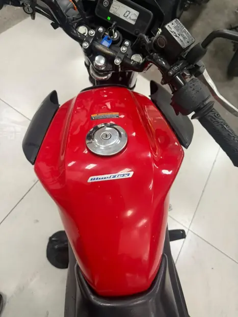 YAMAHA YBR 125 , Foto 2