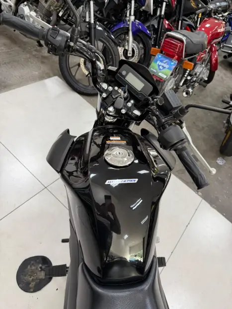 YAMAHA YBR 125 , Foto 4