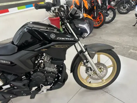 YAMAHA YBR 150 FACTOR ED, Foto 3