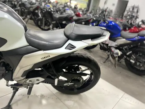 YAMAHA YS Fazer 250 , Foto 5
