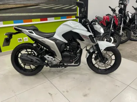 YAMAHA YS Fazer 250 , Foto 11