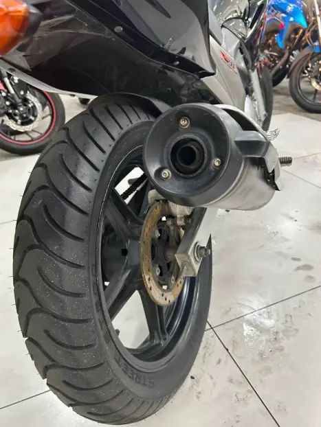 YAMAHA YS Fazer 250 , Foto 3