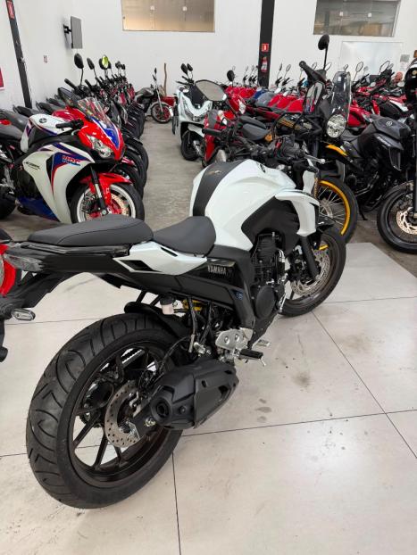 YAMAHA YS Fazer 250 , Foto 2